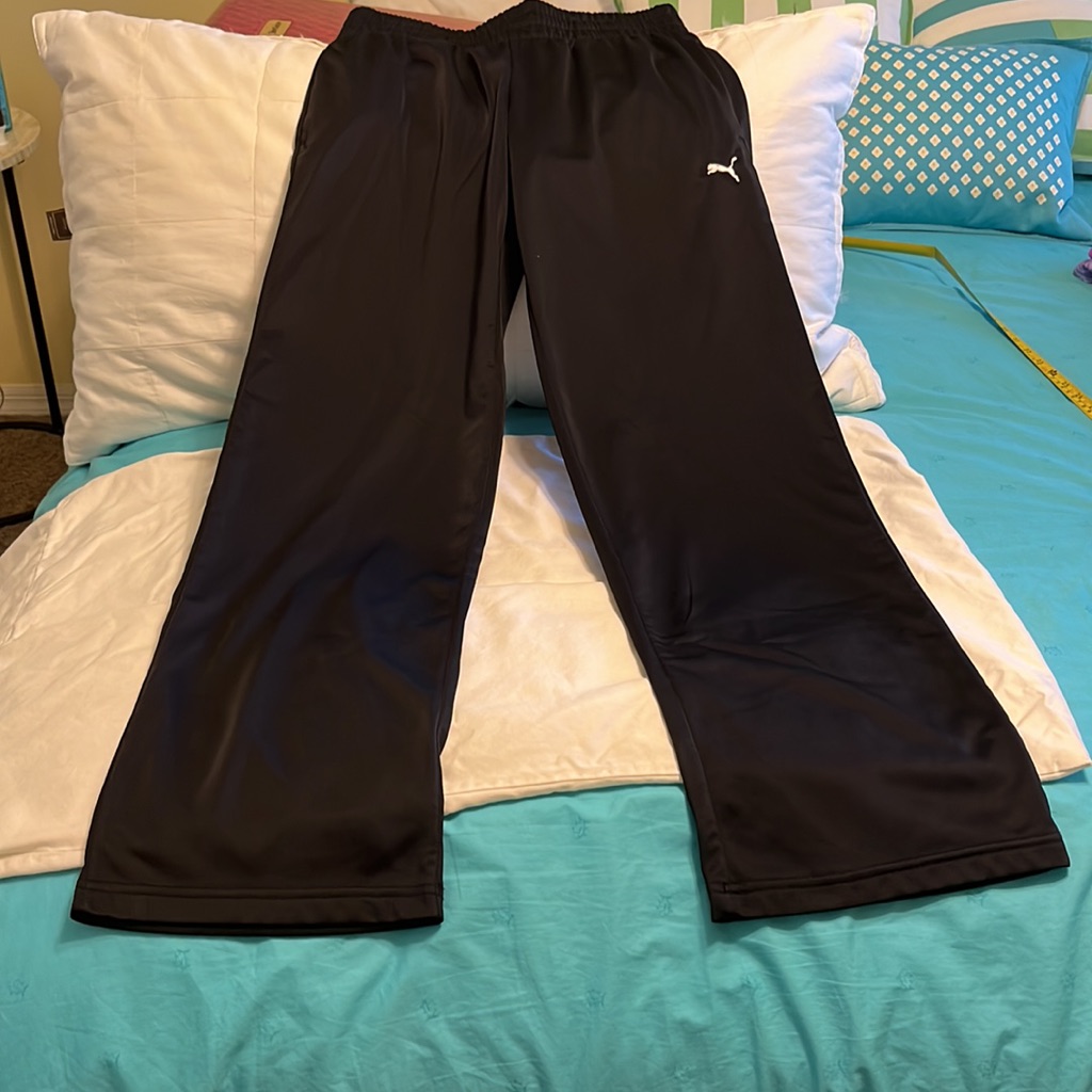 Puma Unisex Black Exercise/ Athleisure Pants. Size Small.